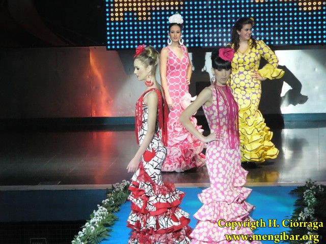 Semana la Mujer 2010. 5 de marzo.Desfile de trajes Flamencos-2_178