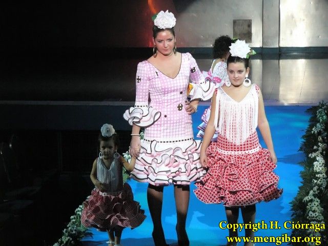 Semana la Mujer 2010. 5 de marzo.Desfile de trajes Flamencos-2_192