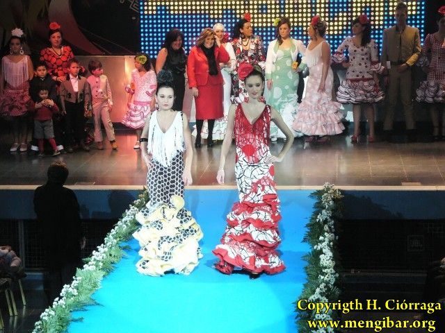 Semana la Mujer 2010. 5 de marzo.Desfile de trajes Flamencos-2_263