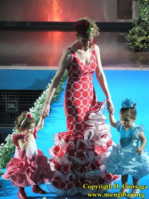 Semana la Mujer 2010. 5 de marzo.Desfile de trajes Flamencos-1_215
