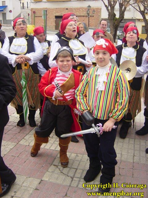 Carnaval 2004. Pasacalles y pasarela en P. Constitucin 7