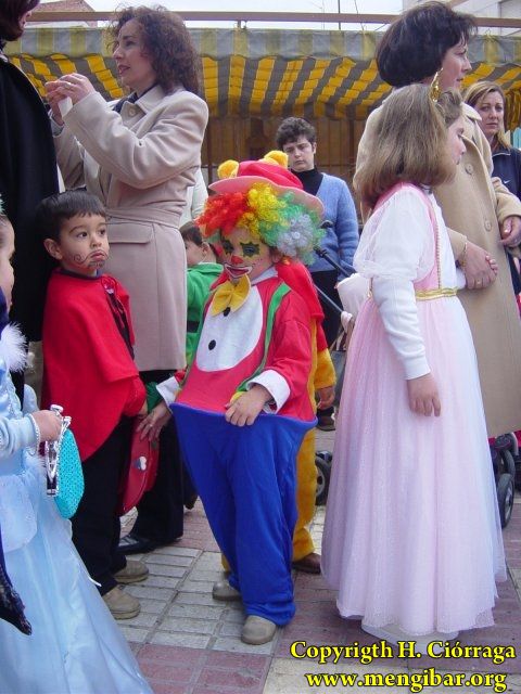 Carnaval 2004. Pasacalles y pasarela en P. Constitucin 13