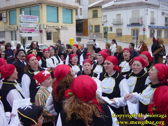 Carnaval 2004. Pasacalles y pasarela en P. Constitucin 19