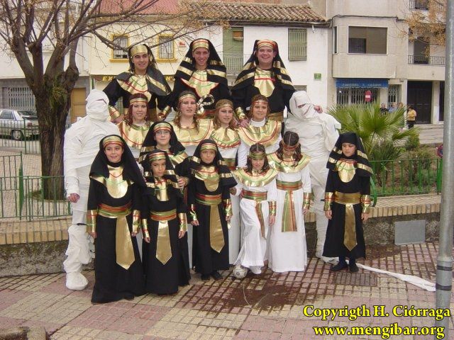Carnaval 2004. Pasacalles y pasarela en P. Constitucin 27