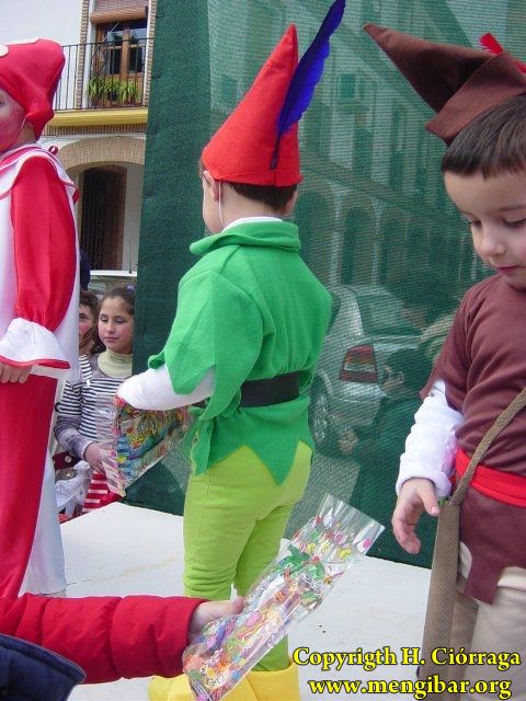 Carnaval 2004. Pasacalles y pasarela en P. Constitucin 3