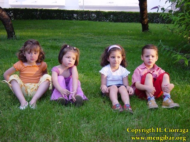 Rey, REina y Damas Infantiles de a Fiestas 2004 42